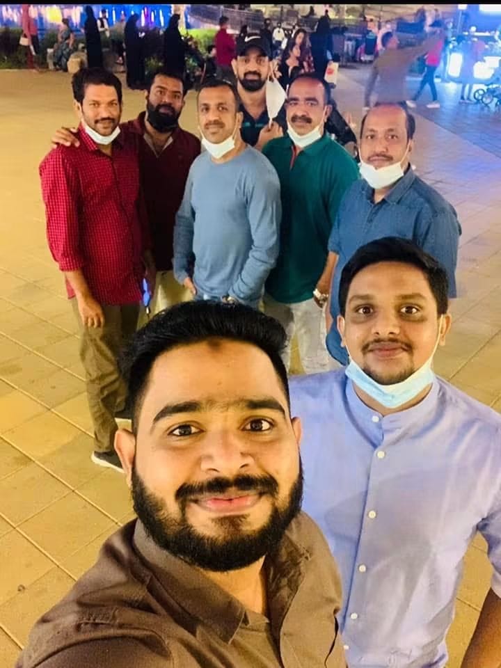 Brothers Group Moment 13