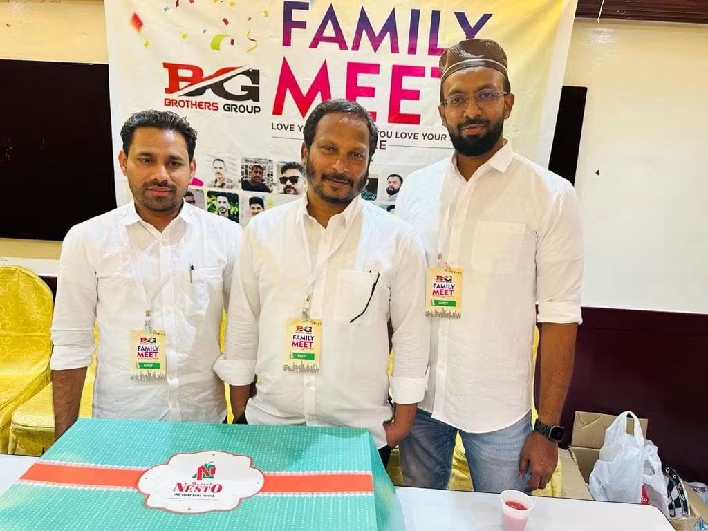Brothers Group Moment 15